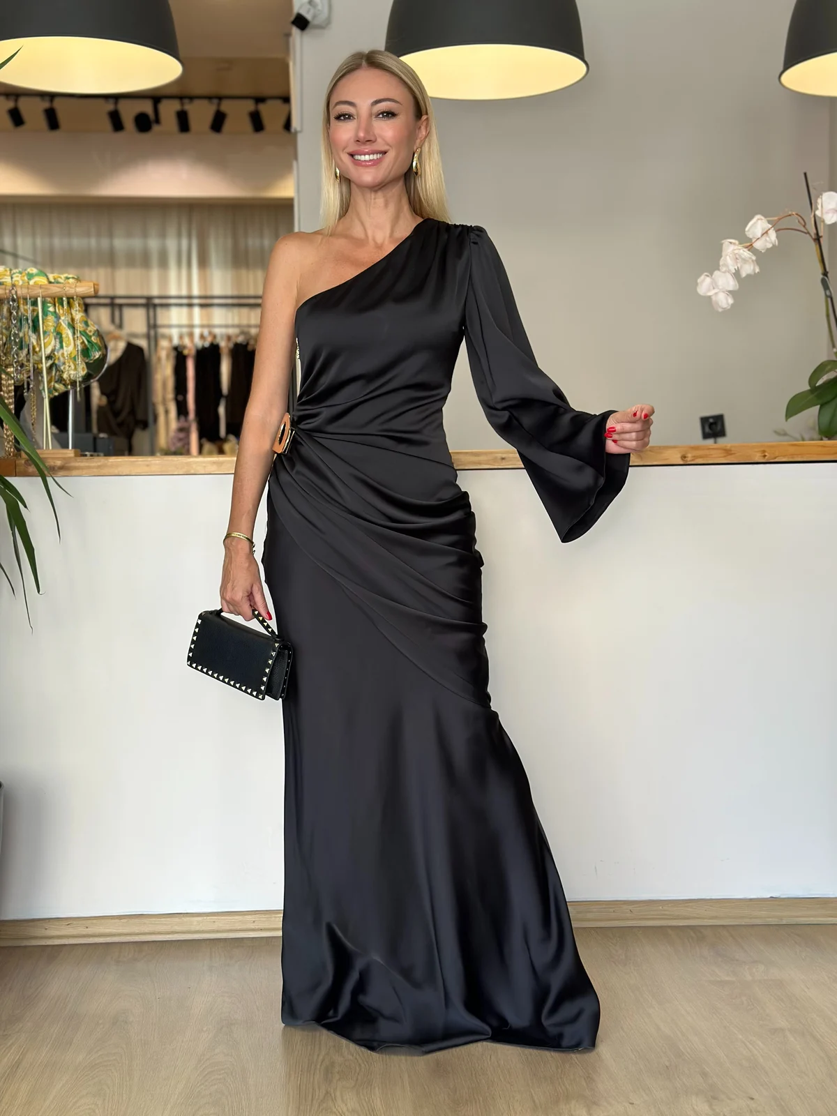 Helen Saten Drapeli Siyah Elbise - ₺6.959,99 | ASKI BOUTIQUE Balat Helen Saten Drapeli Siyah Elbise Elbise | ASKI BOUTIQUE Balat