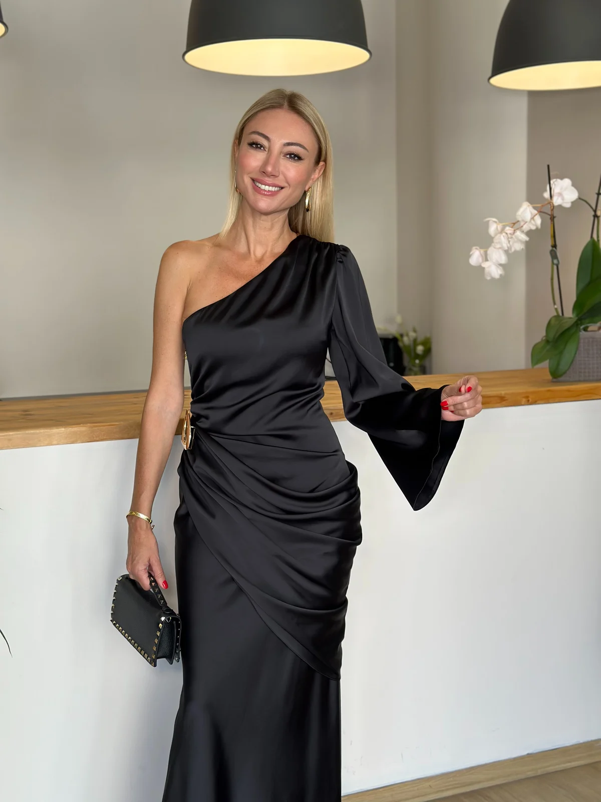 Helen Saten Drapeli Siyah Elbise - ₺6.959,99 | ASKI BOUTIQUE Balat Helen Saten Drapeli Siyah Elbise Elbise - Detay Görseli 2 | ASKI BOUTIQUE Balat