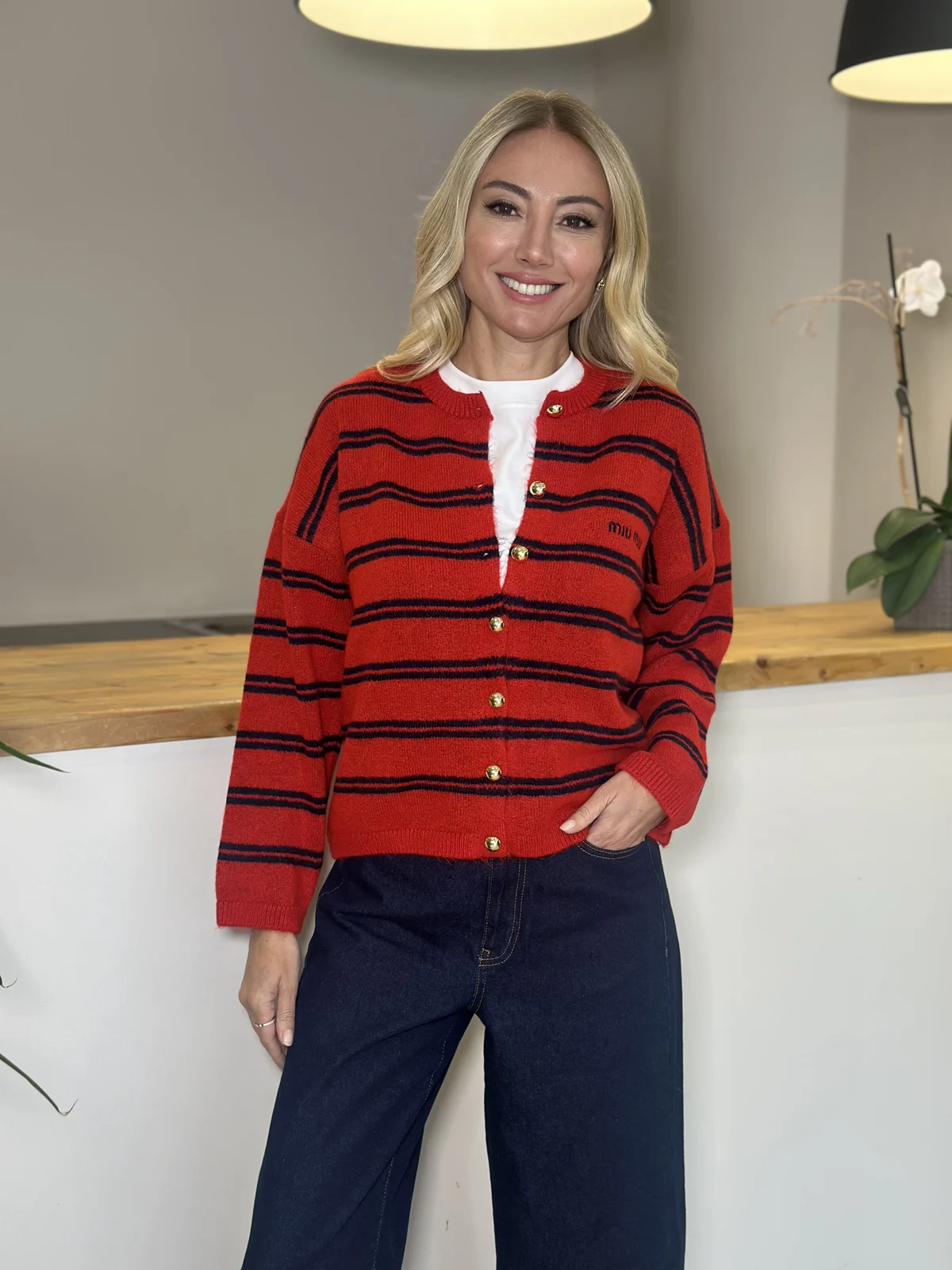 Fiona Kırmızı Çizgili Hırka - ₺1.649,99 | ASKI BOUTIQUE Balat Fiona Kırmızı Çizgili Hırka Hırka | ASKI BOUTIQUE Balat