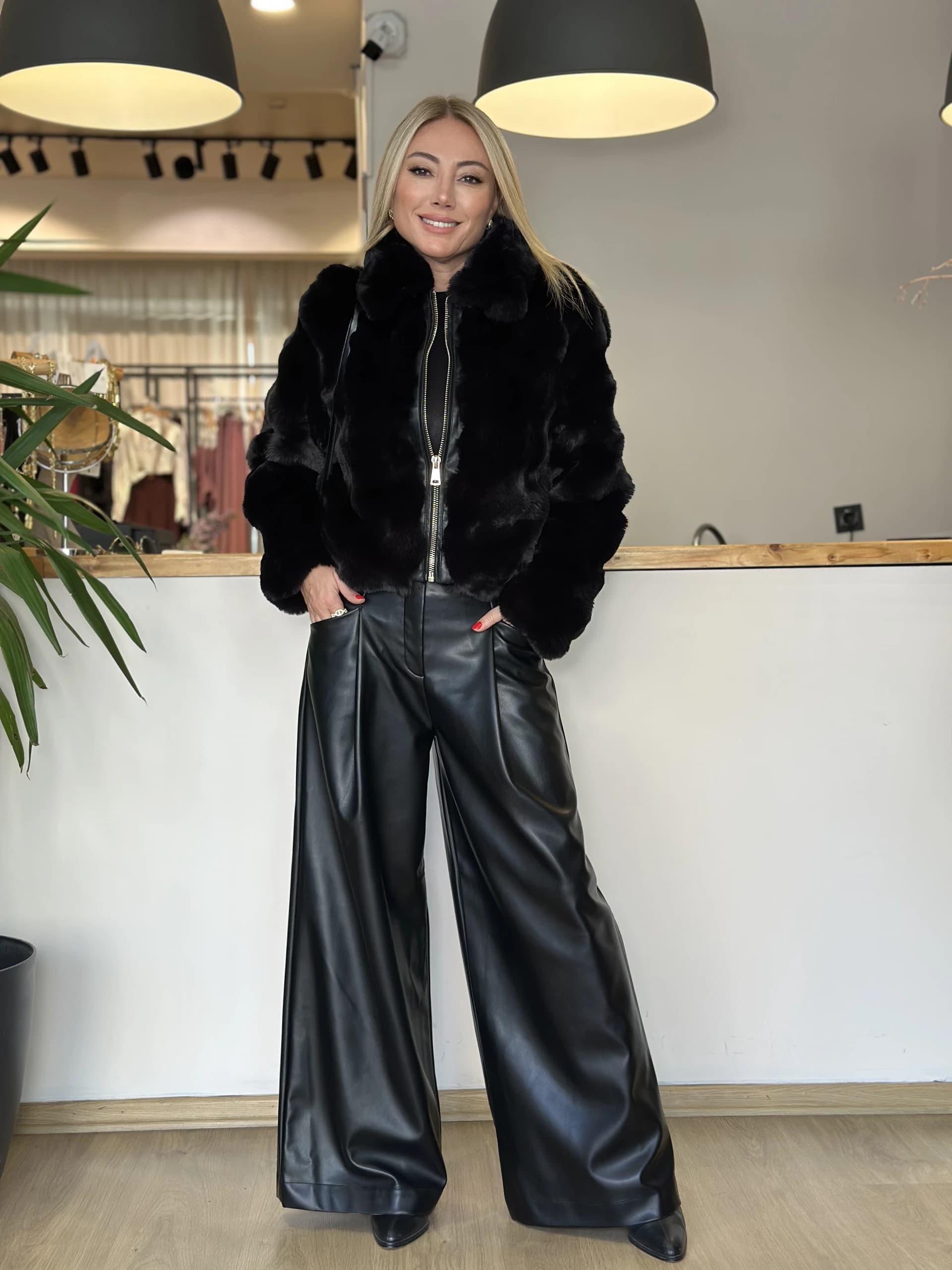 Adriana Siyah Kürk