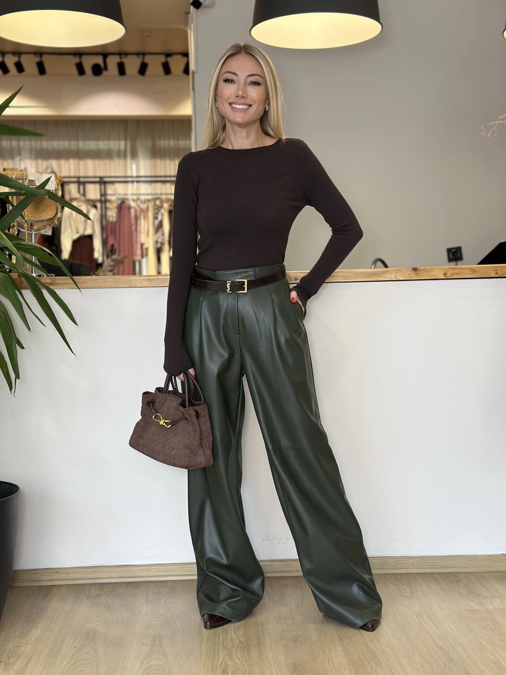 Haki Deri Pantolon - ₺1.819,99 | ASKI BOUTIQUE Balat Haki Deri Pantolon Pantolon | ASKI BOUTIQUE Balat