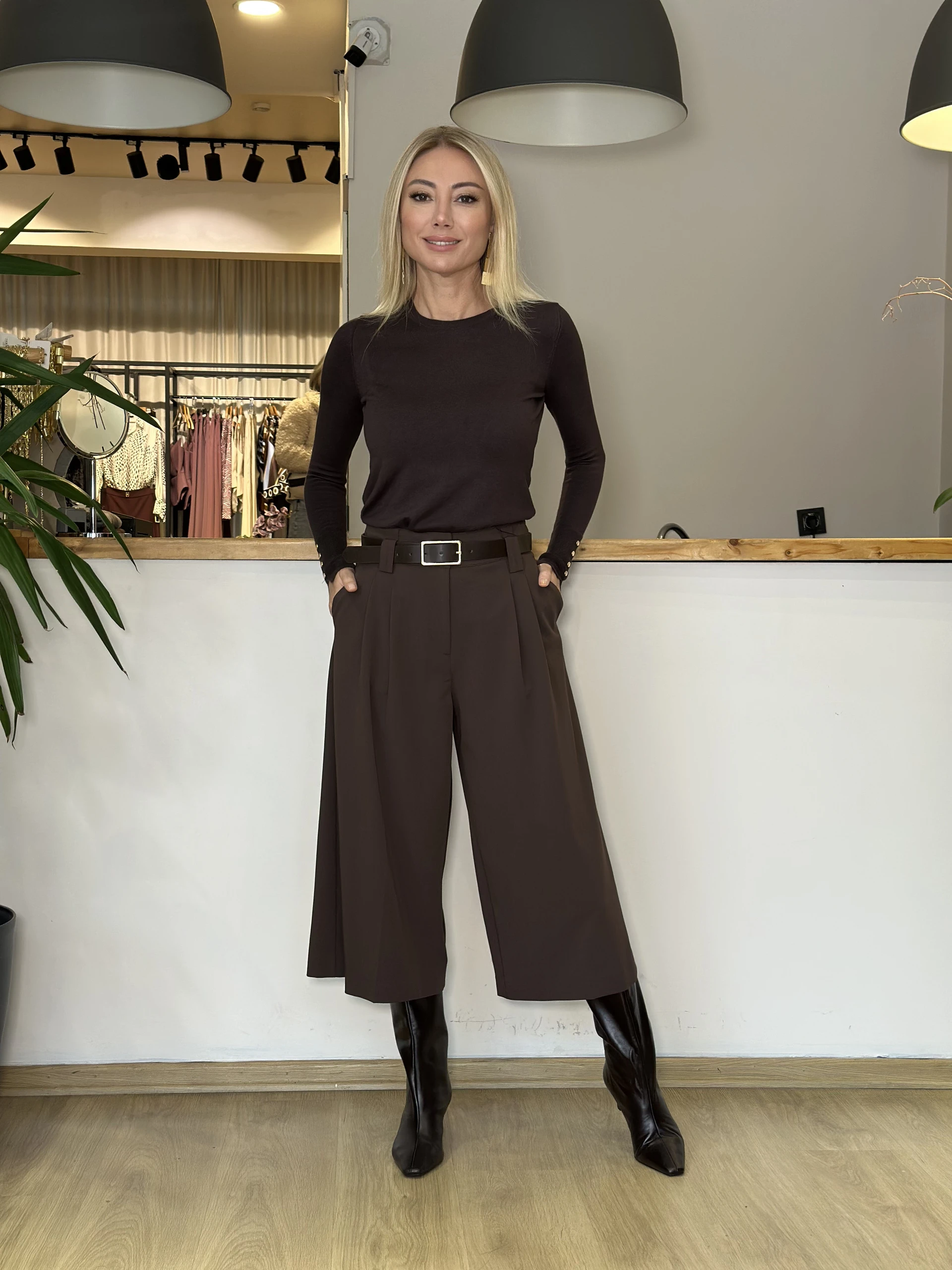 Carpiem Kahve Kemerli Pantolon - ₺1.999,99 | ASKI BOUTIQUE Balat Carpiem Kahve Kemerli Pantolon Pantolon | ASKI BOUTIQUE Balat