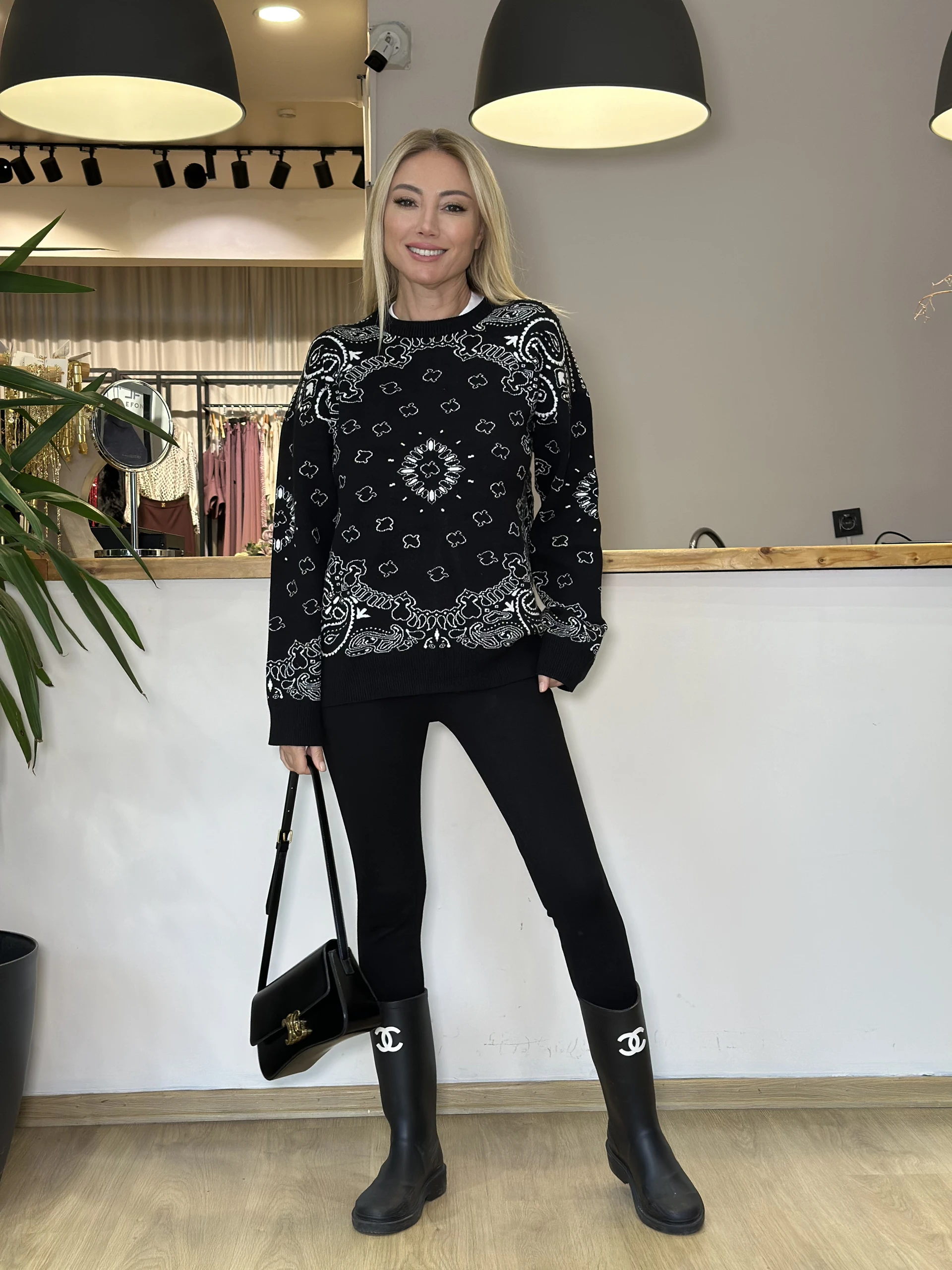 Amore Siyah Kazak - ₺1.599,99 | ASKI BOUTIQUE Balat Amore Siyah Kazak Kazak - Detay Görseli 2 | ASKI BOUTIQUE Balat