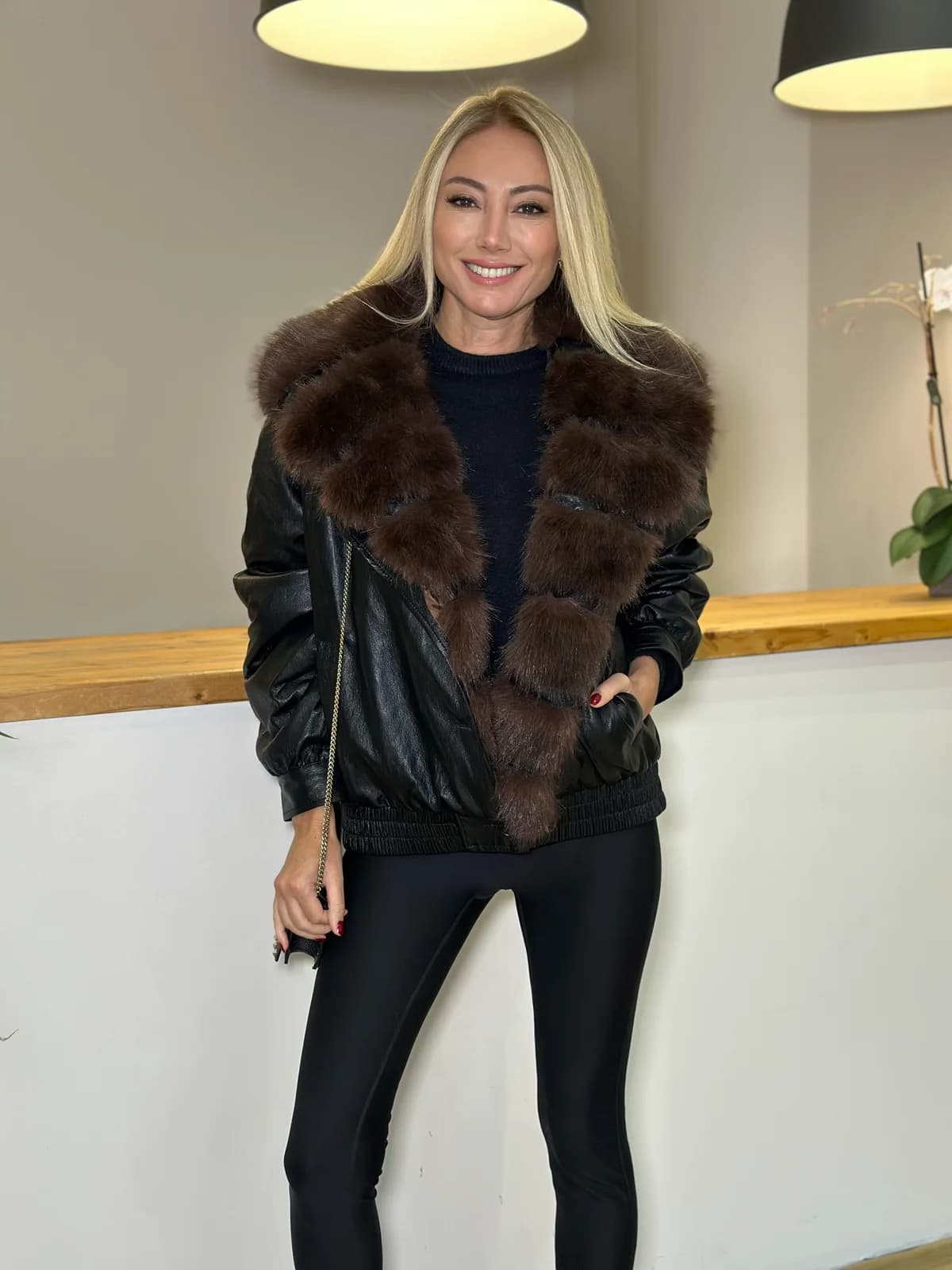 Angelia Kürk Detaylı Suni Deri Mont Askı00463