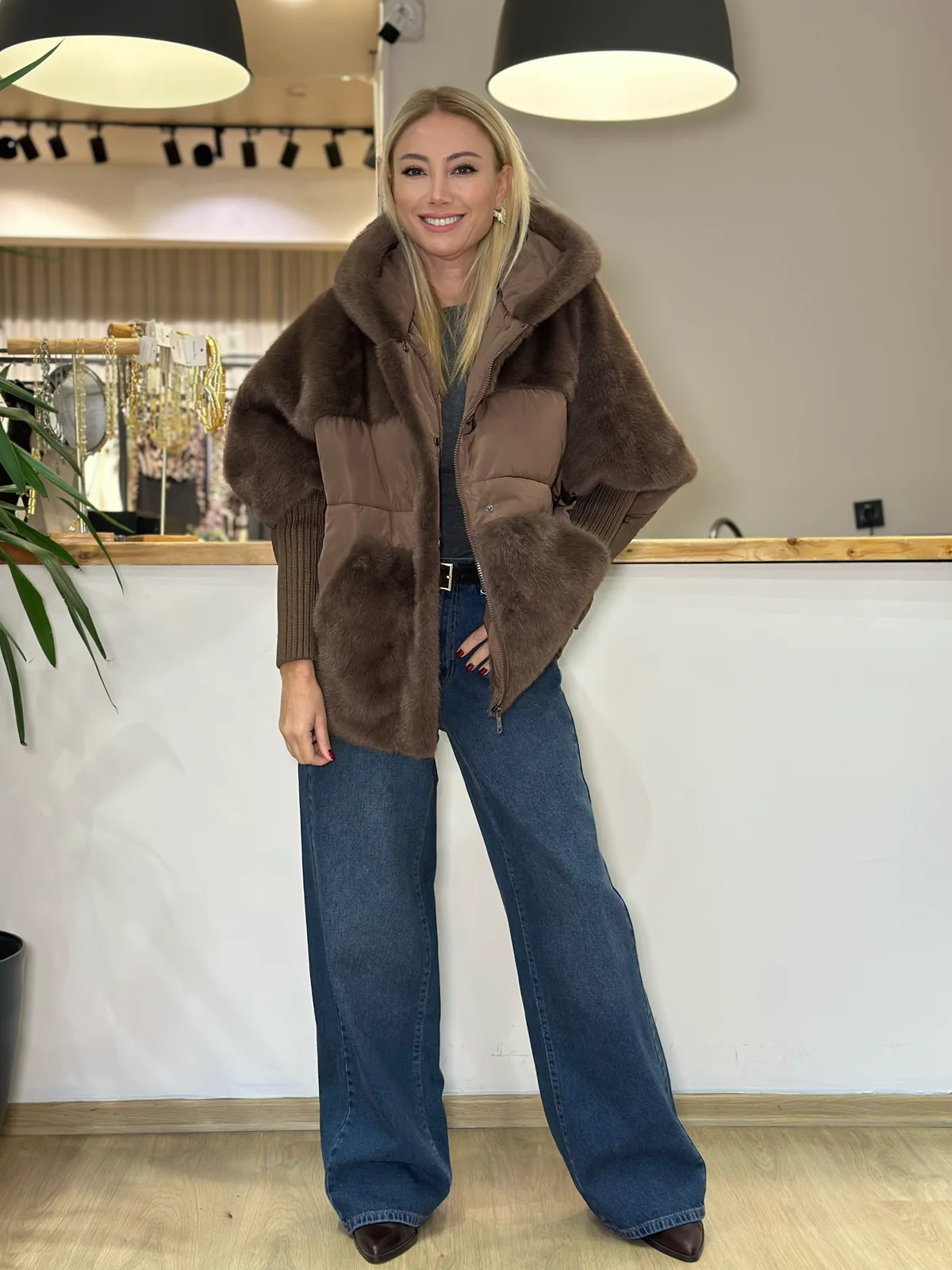 Gigi Kürk Detaylı Kahve Mont Askı00467 - ₺6.599,99 | ASKI BOUTIQUE Balat Gigi Kürk Detaylı Kahve Mont Askı00467 Mont - Detay Görseli 2 | ASKI BOUTIQUE Balat