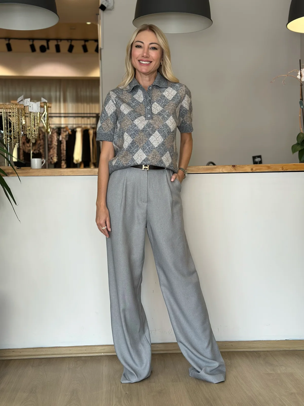 Gri Yüksek Bel Frenci Palazzo Pantolon askı00438 - ₺1.499,99 | ASKI BOUTIQUE Balat Gri Yüksek Bel Frenci Palazzo Pantolon askı00438 Pantolon | ASKI BOUTIQUE Balat