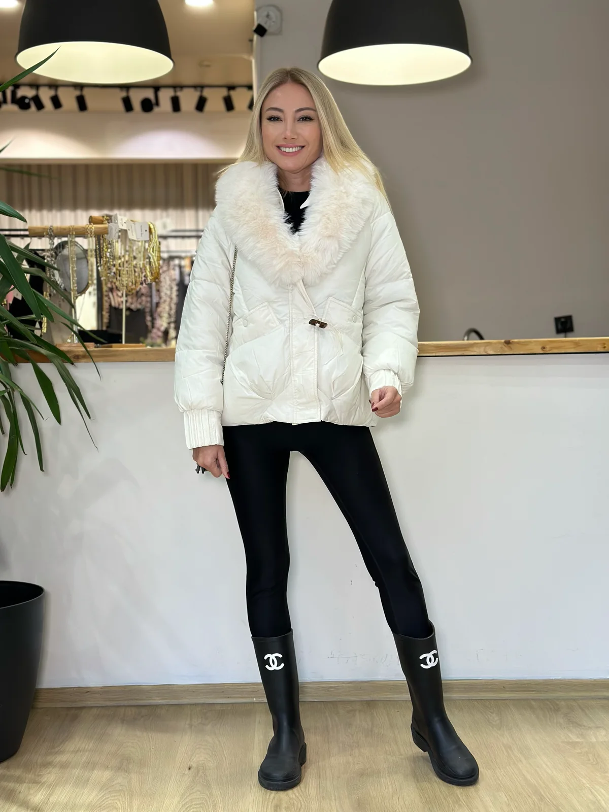 Limas Ekru Kürk Detaylı Mont Askı00465 - ₺3.549,99 | ASKI BOUTIQUE Balat Limas Ekru Kürk Detaylı Mont Askı00465 Mont - Detay Görseli 2 | ASKI BOUTIQUE Balat