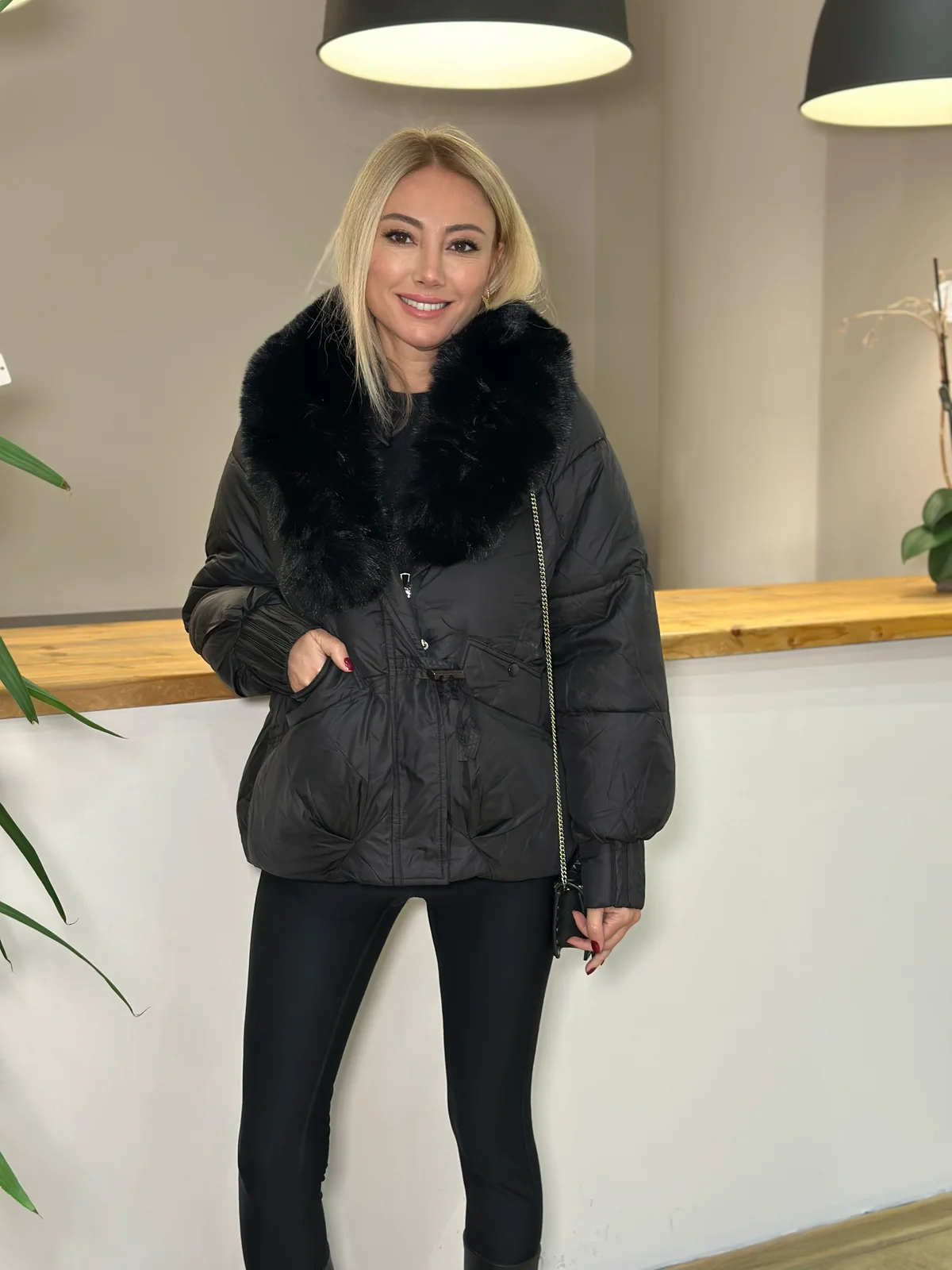 Limas Siyah Kürk Detaylı Mont Askı00466 - ₺3.549,99 | ASKI BOUTIQUE Balat Limas Siyah Kürk Detaylı Mont Askı00466 Mont (Özel Kürk & Dokuma Dış Giyim) - Butik Modeli | ASKI BOUTIQUE Balat