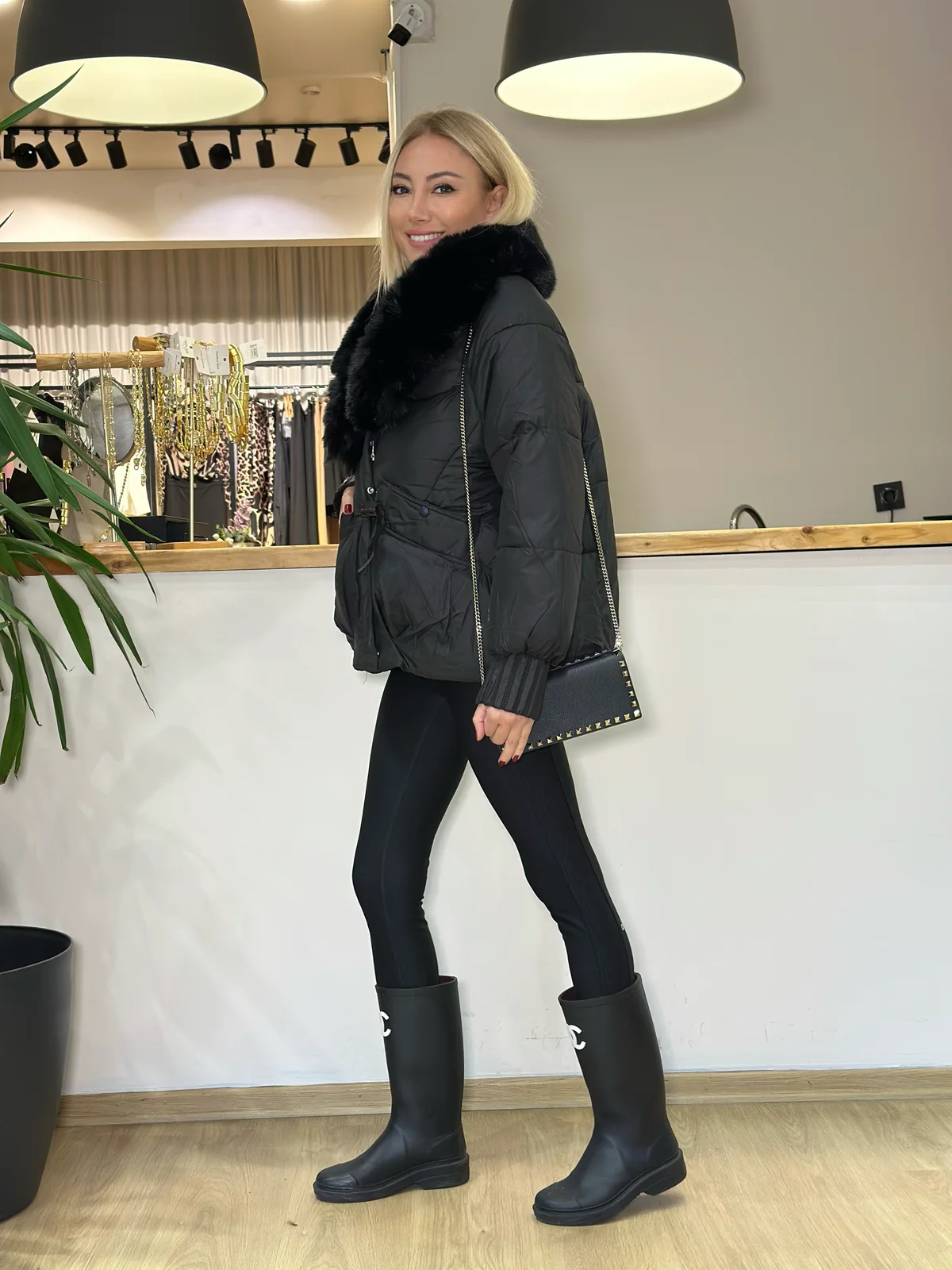 Limas Siyah Kürk Detaylı Mont Askı00466 - ₺3.549,99 | ASKI BOUTIQUE Balat Limas Siyah Kürk Detaylı Mont Askı00466 Mont - Detay Görseli 3 | ASKI BOUTIQUE Balat