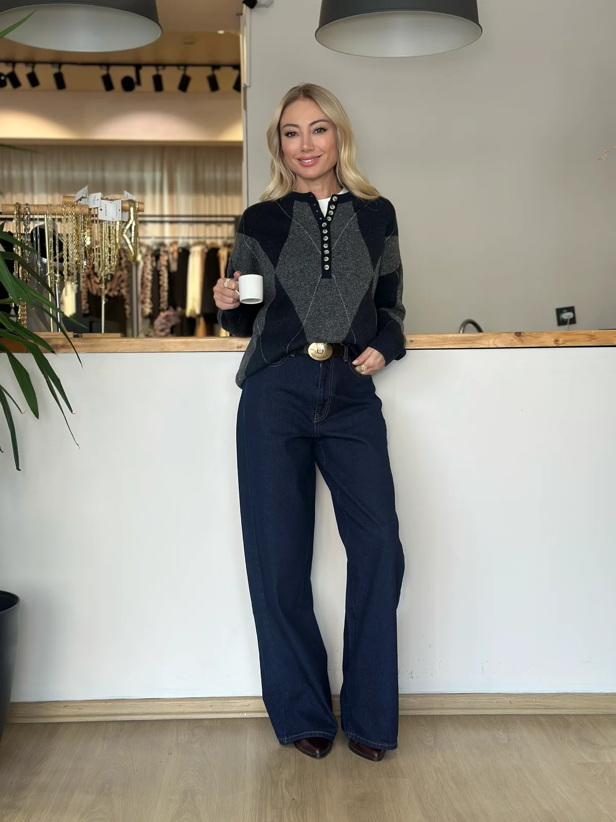 Pina Lacivert Düğme Detaylı Kazak Askı00442 - ₺1.849,99 | ASKI BOUTIQUE Balat Pina Lacivert Düğme Detaylı Kazak Askı00442 Kazak - Detay Görseli 2 | ASKI BOUTIQUE Balat
