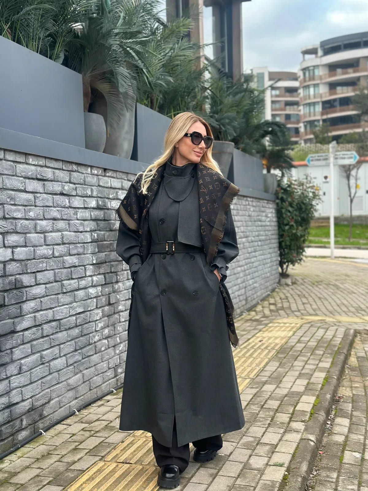 Antrasit Kuşaklı Helena Trençkot Askı0065 - ₺4.499,99 | ASKI BOUTIQUE Balat Antrasit Kuşaklı Helena Trençkot Askı0065 Trençkot (Özel Butik Kumaş) - Butik Modeli | ASKI BOUTIQUE Balat