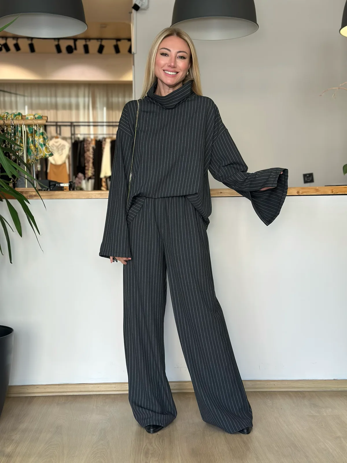 Bella Siyah Takım aSKI00432 - ₺3.099,99 | ASKI BOUTIQUE Balat Bella Siyah Takım aSKI00432 Takım (Özel Butik Kumaş) - Butik Modeli | ASKI BOUTIQUE Balat