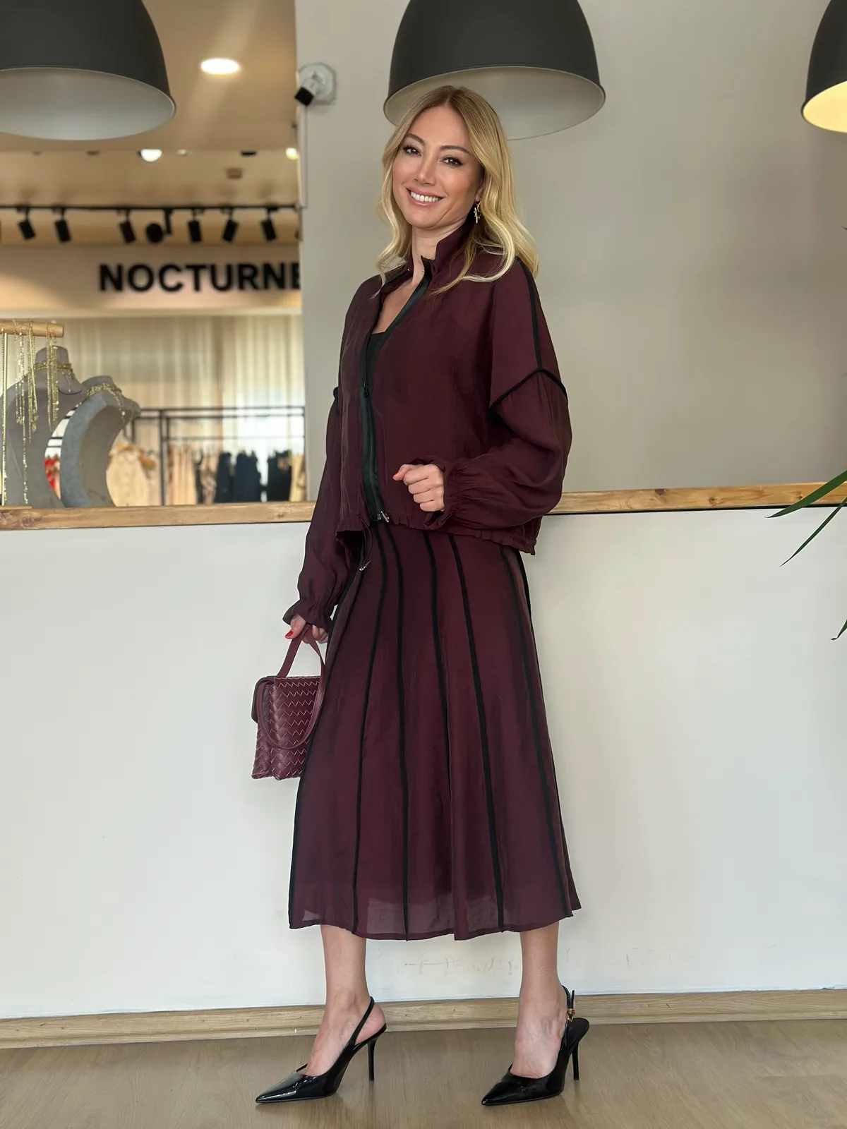 Bordo Siyah Şeritli Etek Askı0077 - ₺499,99 | ASKI BOUTIQUE Balat Bordo Siyah Şeritli Etek Askı0077 Etek - Detay Görseli 3 | ASKI BOUTIQUE Balat