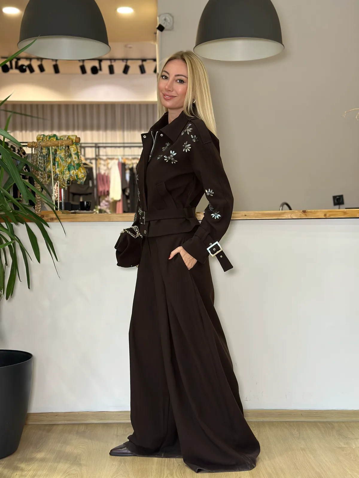 Flower Kahve Taş Detaylı Takım Askı00412 - ₺4.379,99 | ASKI BOUTIQUE Balat Flower Kahve Taş Detaylı Takım Askı00412 Takım - Detay Görseli 3 | ASKI BOUTIQUE Balat