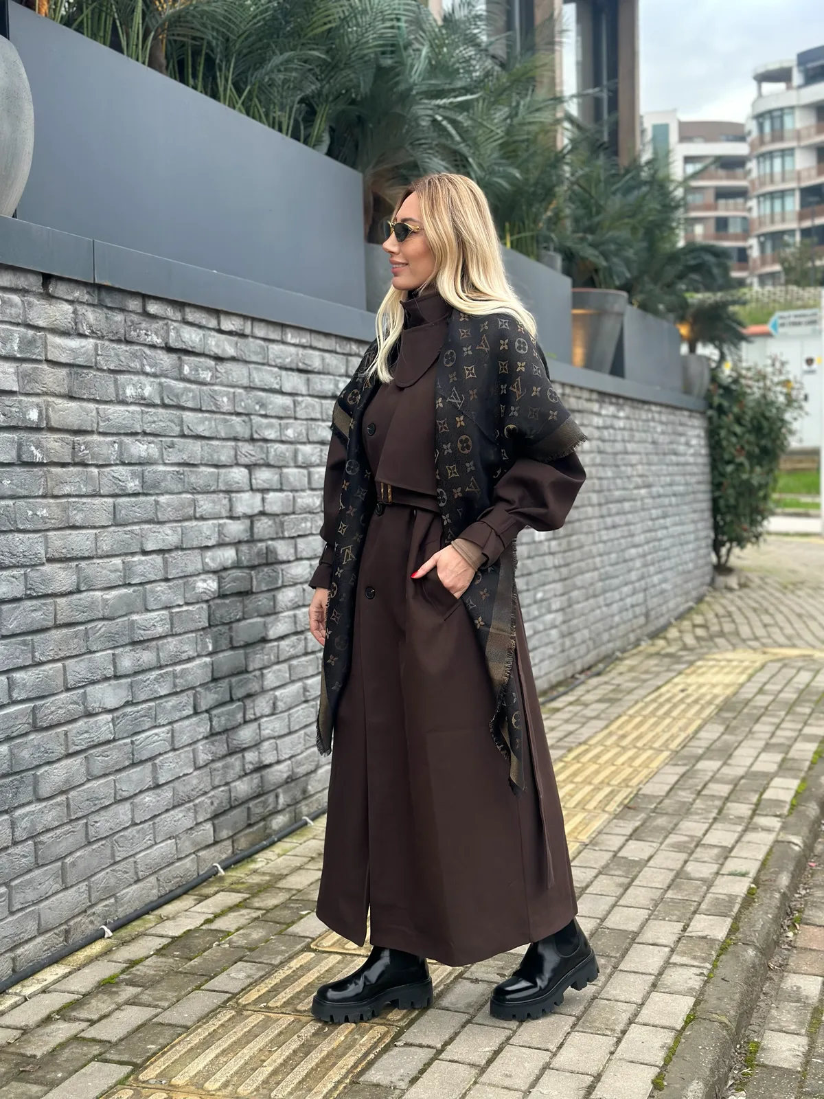 Kahve Kuşaklı Helena Trençkot Askı0065 - ₺4.499,99 | ASKI BOUTIQUE Balat Kahve Kuşaklı Helena Trençkot Askı0065 Trençkot - Detay Görseli 3 | ASKI BOUTIQUE Balat