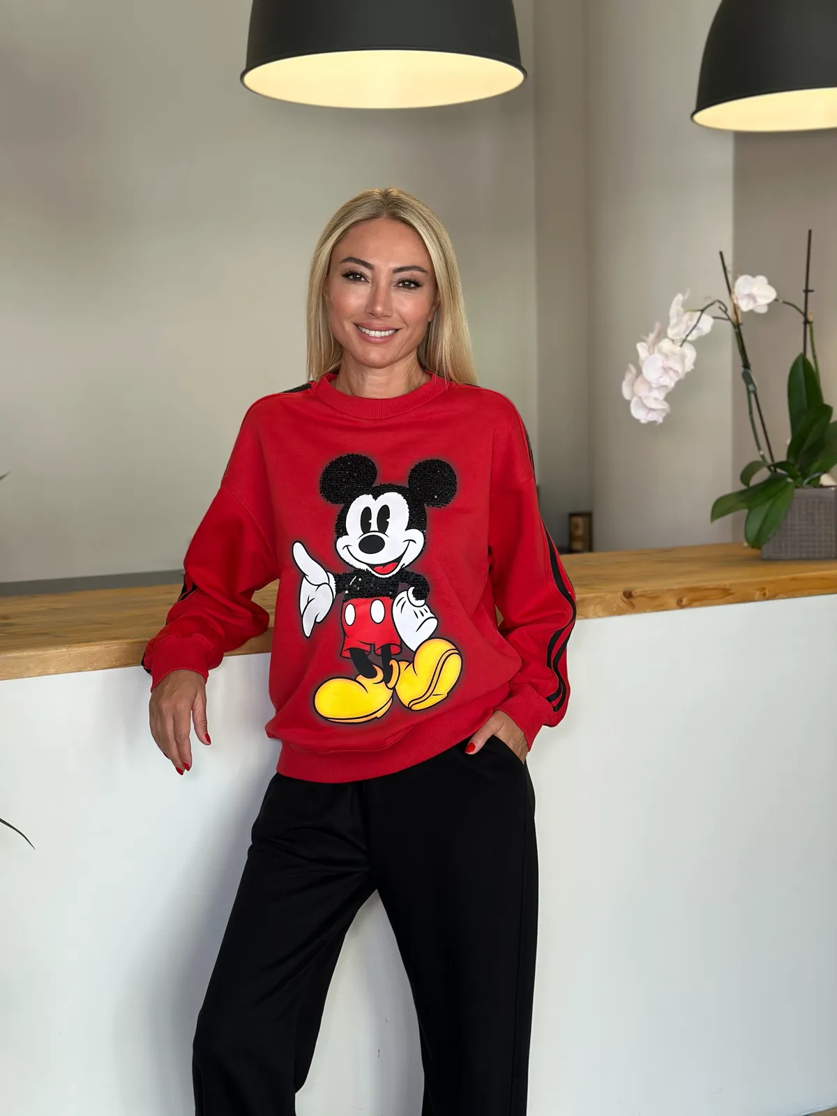 Kırmızı Siyah Şeritli Mickey Sweat Askı00295 - ₺1.199,99 | ASKI BOUTIQUE Balat Kırmızı Siyah Şeritli Mickey Sweat Askı00295 Sweatshirt | ASKI BOUTIQUE Balat