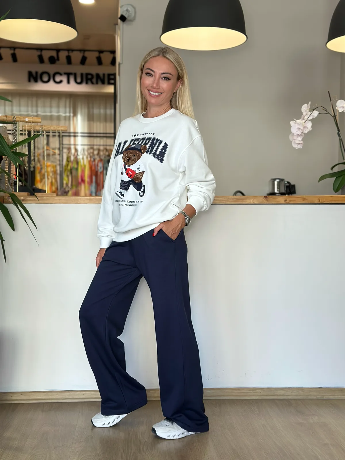Lacivert Bağlamalı Geniş Eşofman Askı00294 - ₺1.199,99 | ASKI BOUTIQUE Balat Lacivert Bağlamalı Geniş Eşofman Askı00294 Eşofman - Detay Görseli 3 | ASKI BOUTIQUE Balat