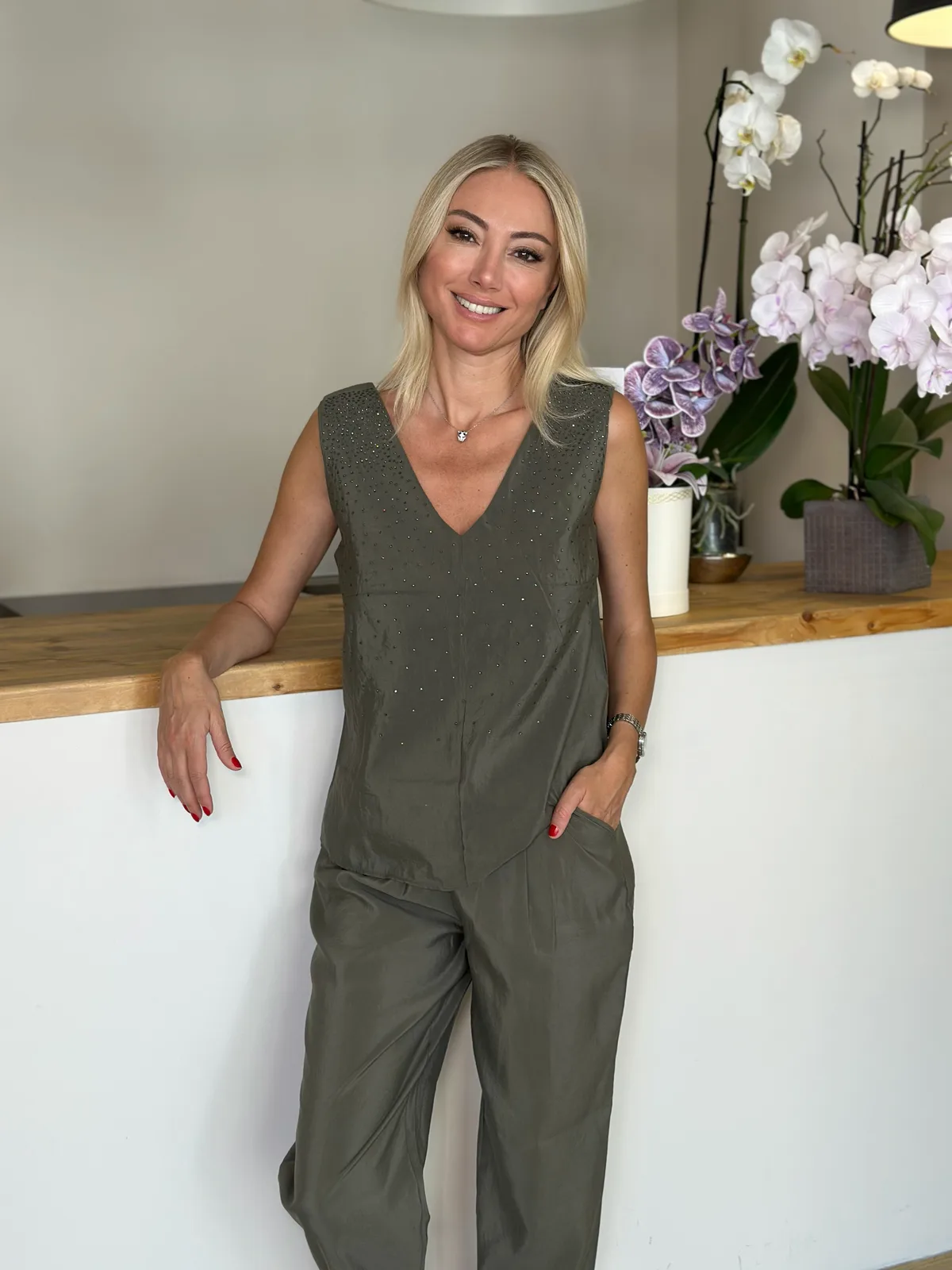 Marka Model Taşlı Haki Takım Askı00213 - ₺1.999 | ASKI BOUTIQUE Balat Marka Model Taşlı Haki Takım Askı00213 Takım | ASKI BOUTIQUE Balat