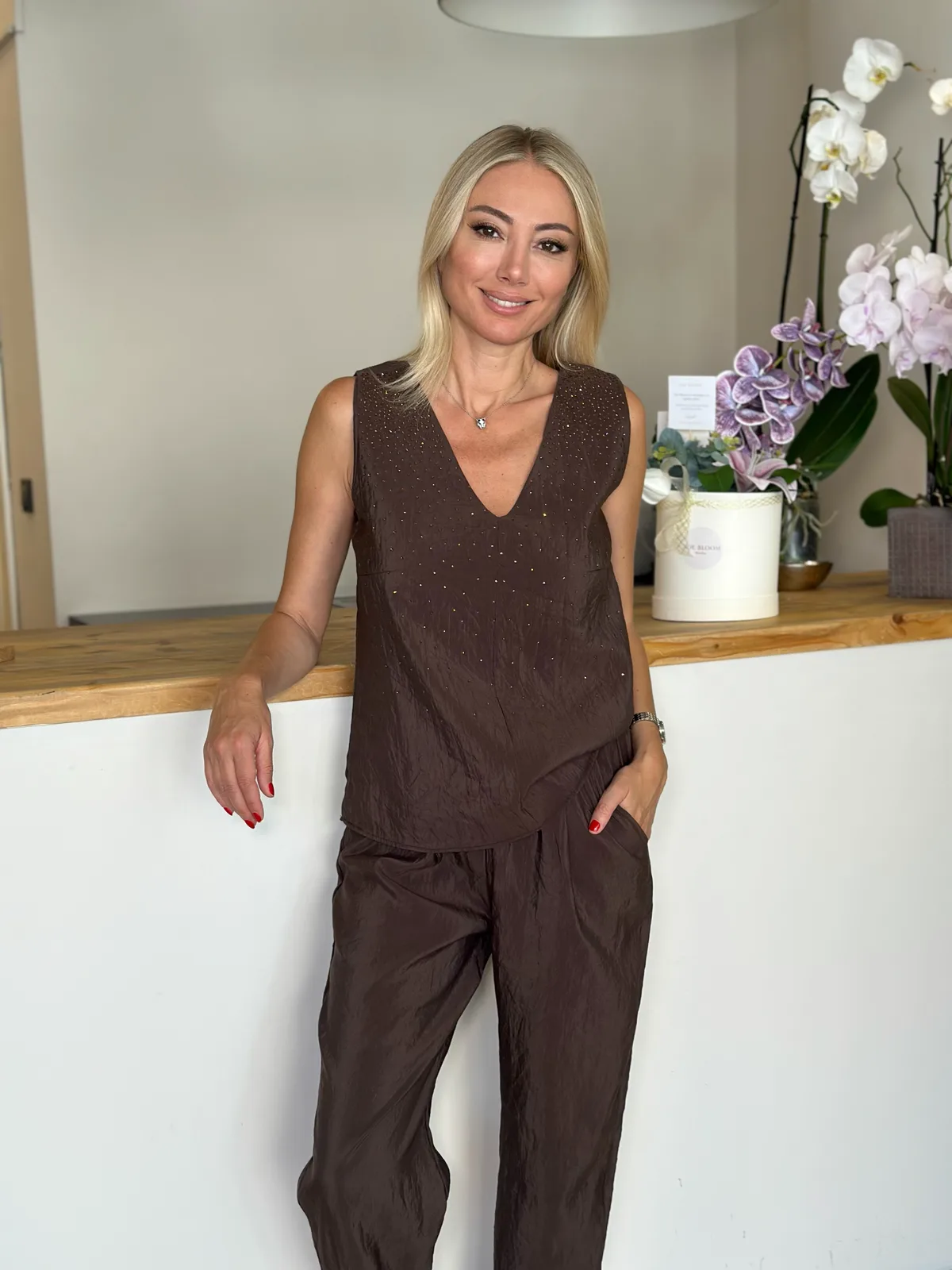 Marka Model Taşlı Kahve Takım Askı00212