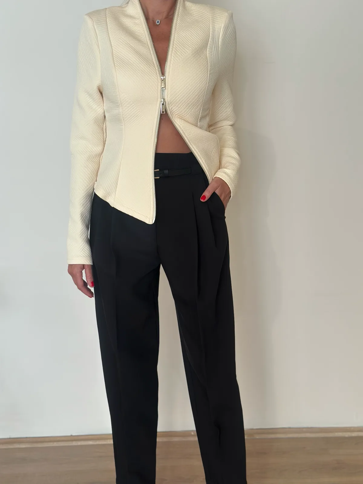 Nocturne Siyah Havuç Pantolon - ₺4.799,99 | ASKI BOUTIQUE Balat Nocturne Siyah Havuç Pantolon Pantolon | ASKI BOUTIQUE Balat