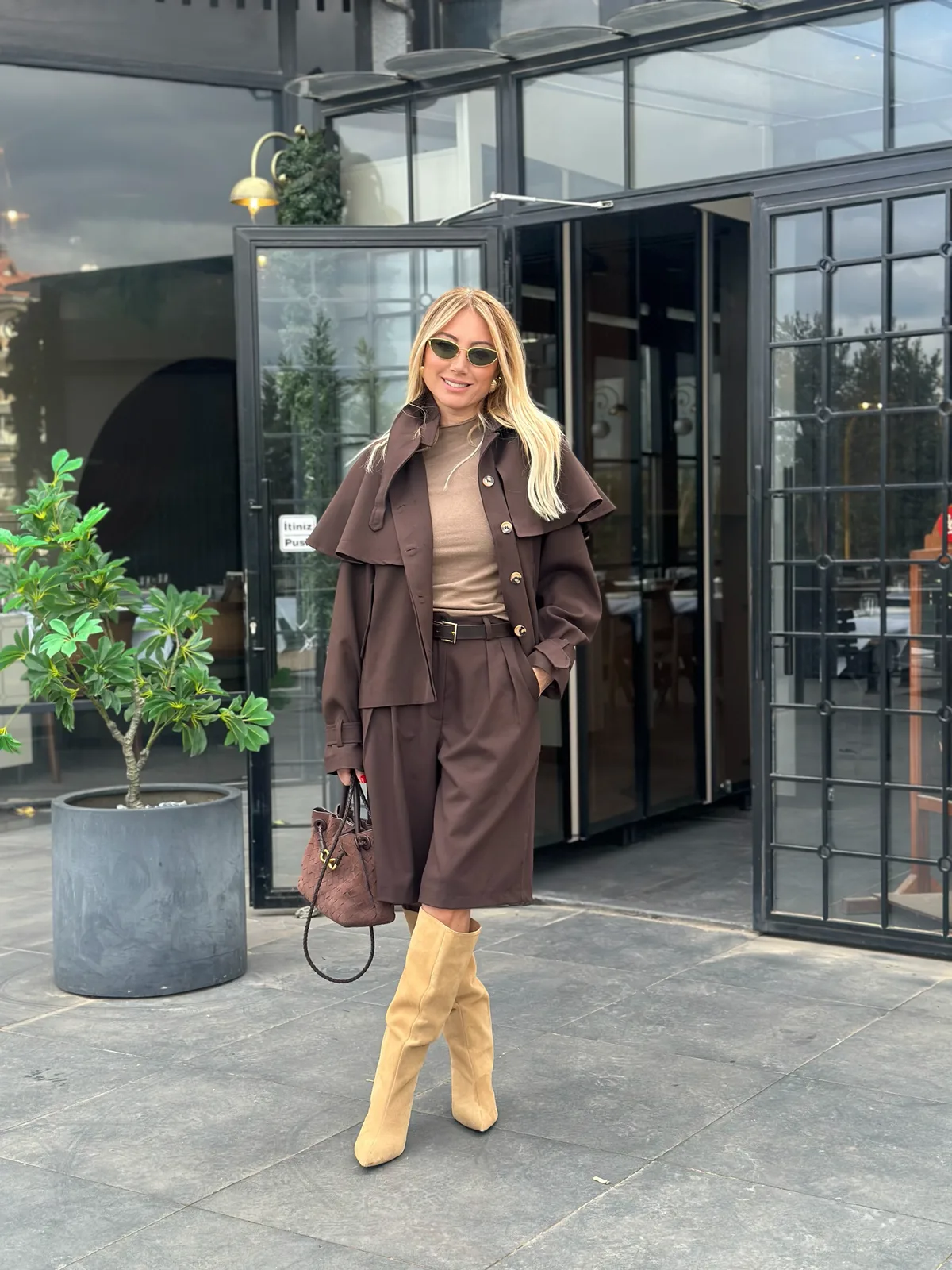 Pelerin Detaylı Kahve Trençkot Askı0037 - ₺3.599,99 | ASKI BOUTIQUE Balat Pelerin Detaylı Kahve Trençkot Askı0037 Trençkot - Detay Görseli 3 | ASKI BOUTIQUE Balat