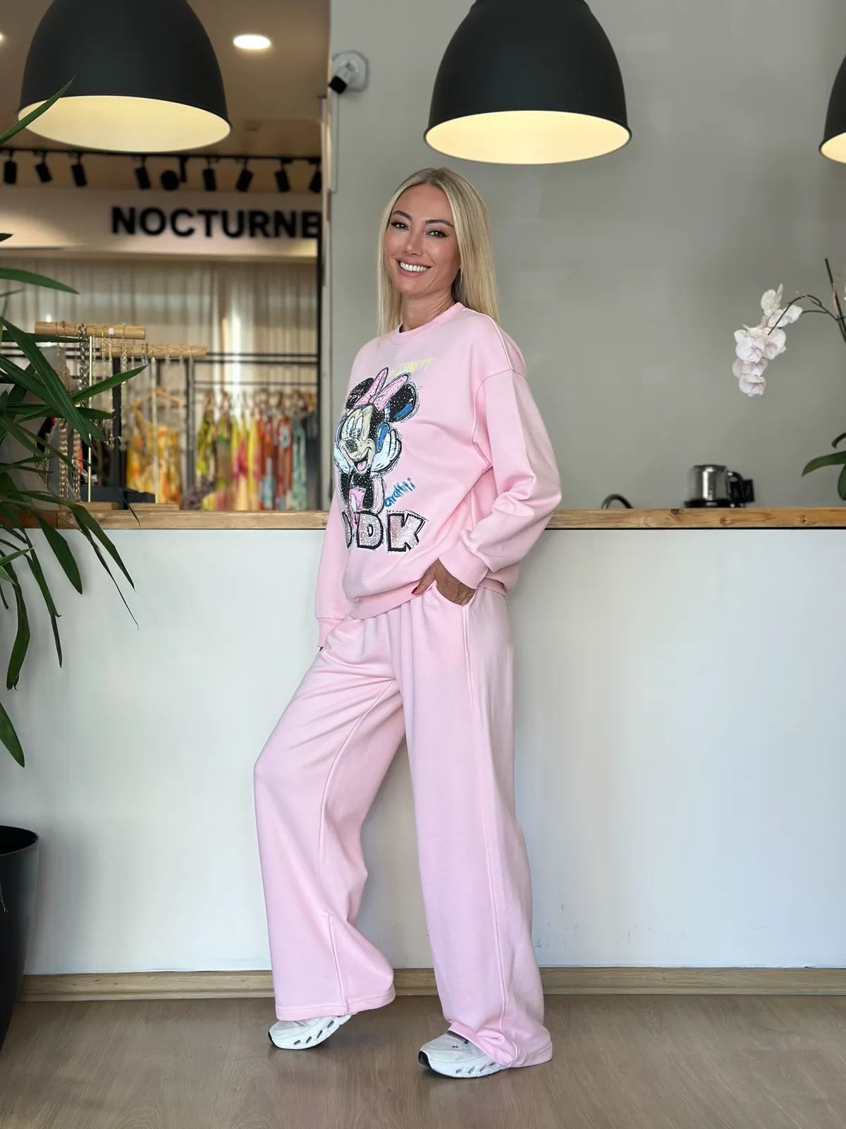 Pembe Bağlamalı Geniş Eşofman Askı00292 - ₺1.199,99 | ASKI BOUTIQUE Balat Pembe Bağlamalı Geniş Eşofman Askı00292 Eşofman - Detay Görseli 3 | ASKI BOUTIQUE Balat