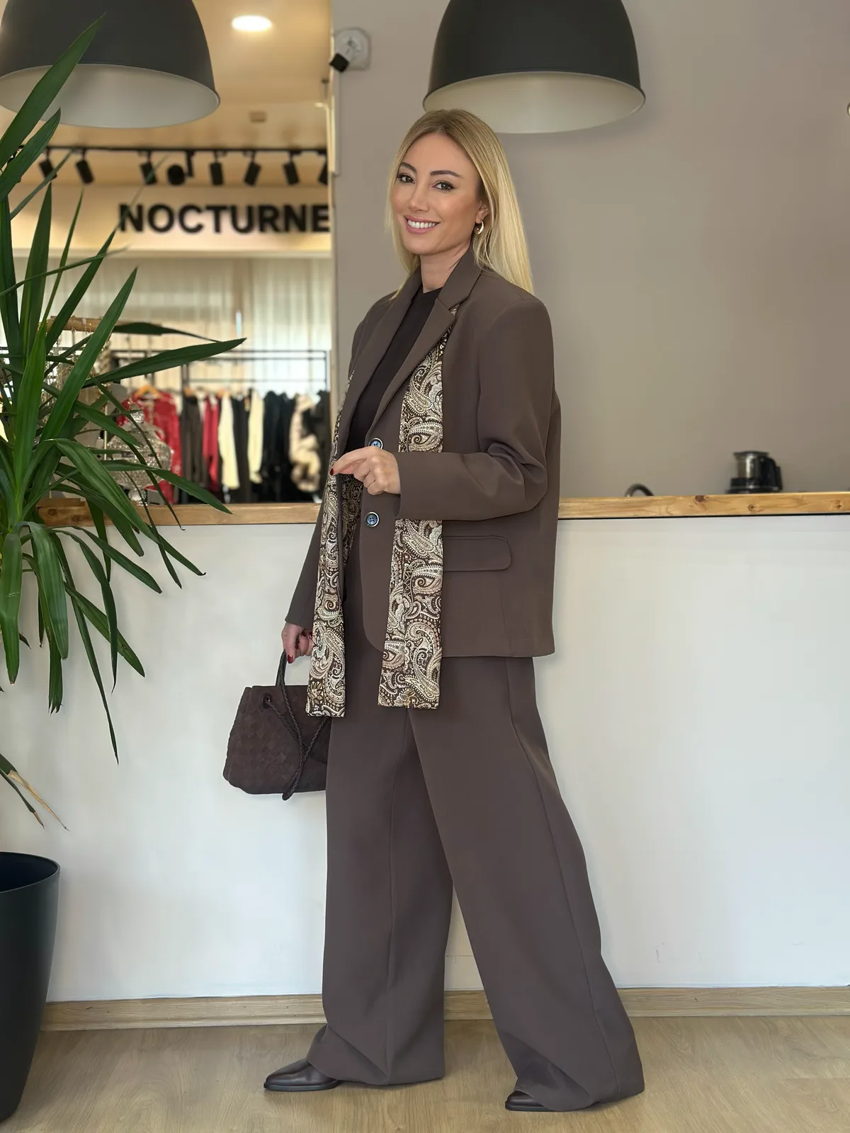 Saten Astarlı Şal Desenli Kahve Ceket Askı00388 - ₺1.499,99 | ASKI BOUTIQUE Balat Saten Astarlı Şal Desenli Kahve Ceket Askı00388 Dış Giyim - Detay Görseli 3 | ASKI BOUTIQUE Balat