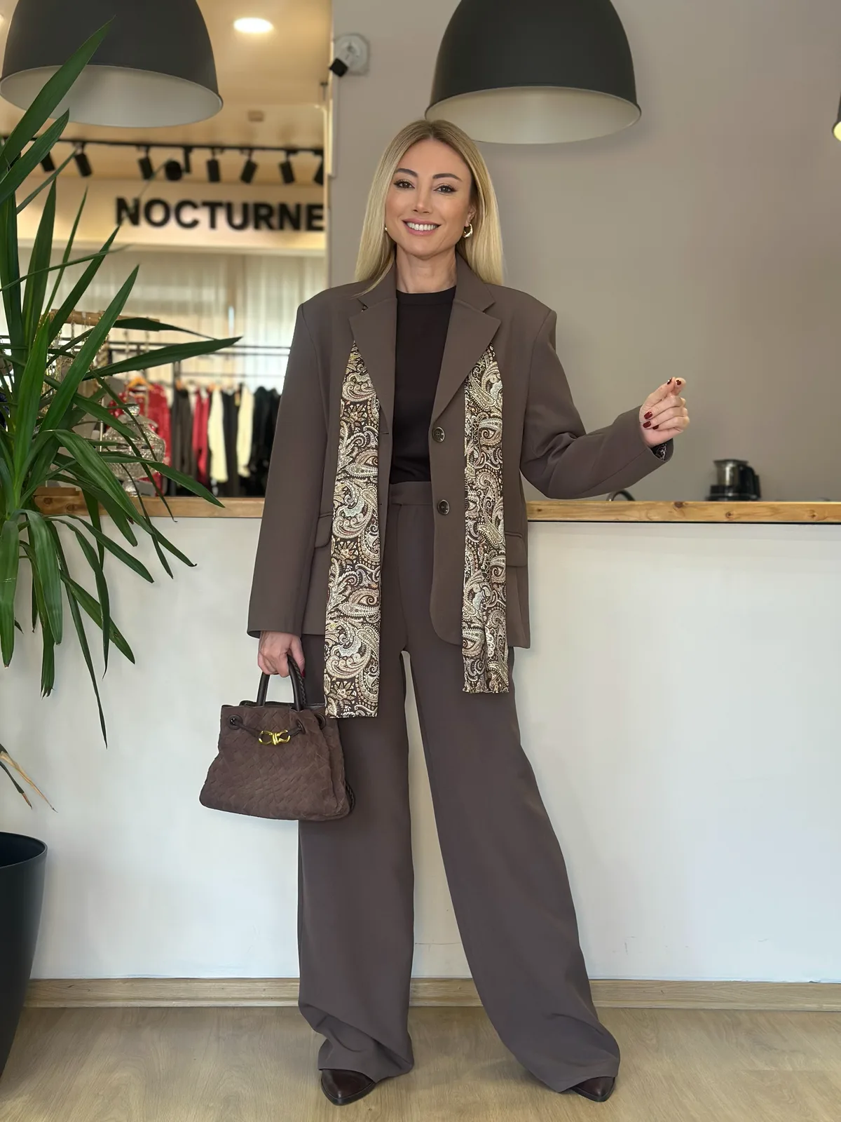 Saten Astarlı Şal Desenli Kahve Ceket Askı00388 - ₺1.499,99 | ASKI BOUTIQUE Balat Saten Astarlı Şal Desenli Kahve Ceket Askı00388 Dış Giyim (Özel Butik Kumaş) - Butik Modeli | ASKI BOUTIQUE Balat