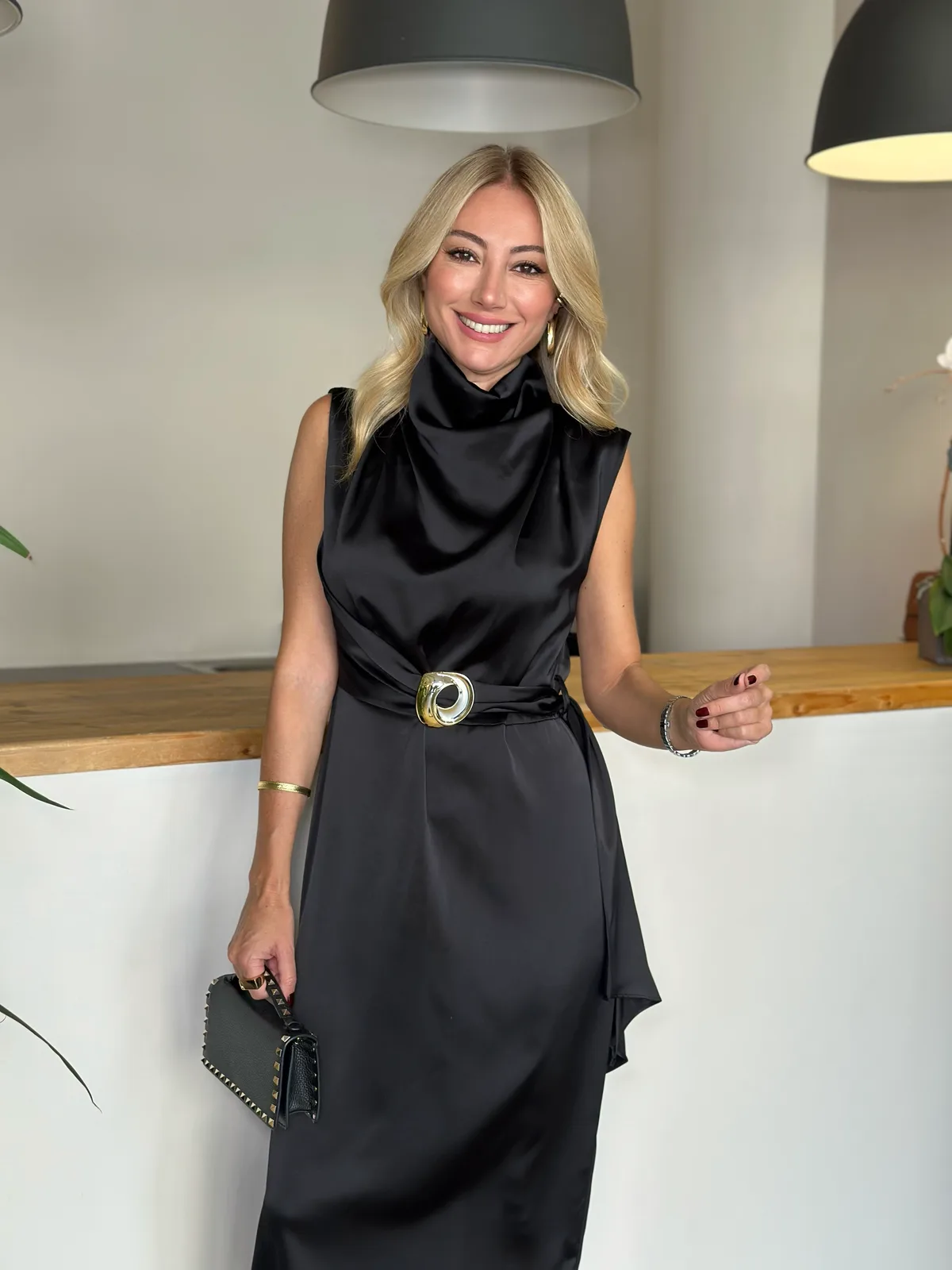 Saten Tasarım Siyah Elbise Askı00385 - ₺5.589,99 | ASKI BOUTIQUE Balat Saten Tasarım Siyah Elbise Askı00385 Elbise - Detay Görseli 4 | ASKI BOUTIQUE Balat