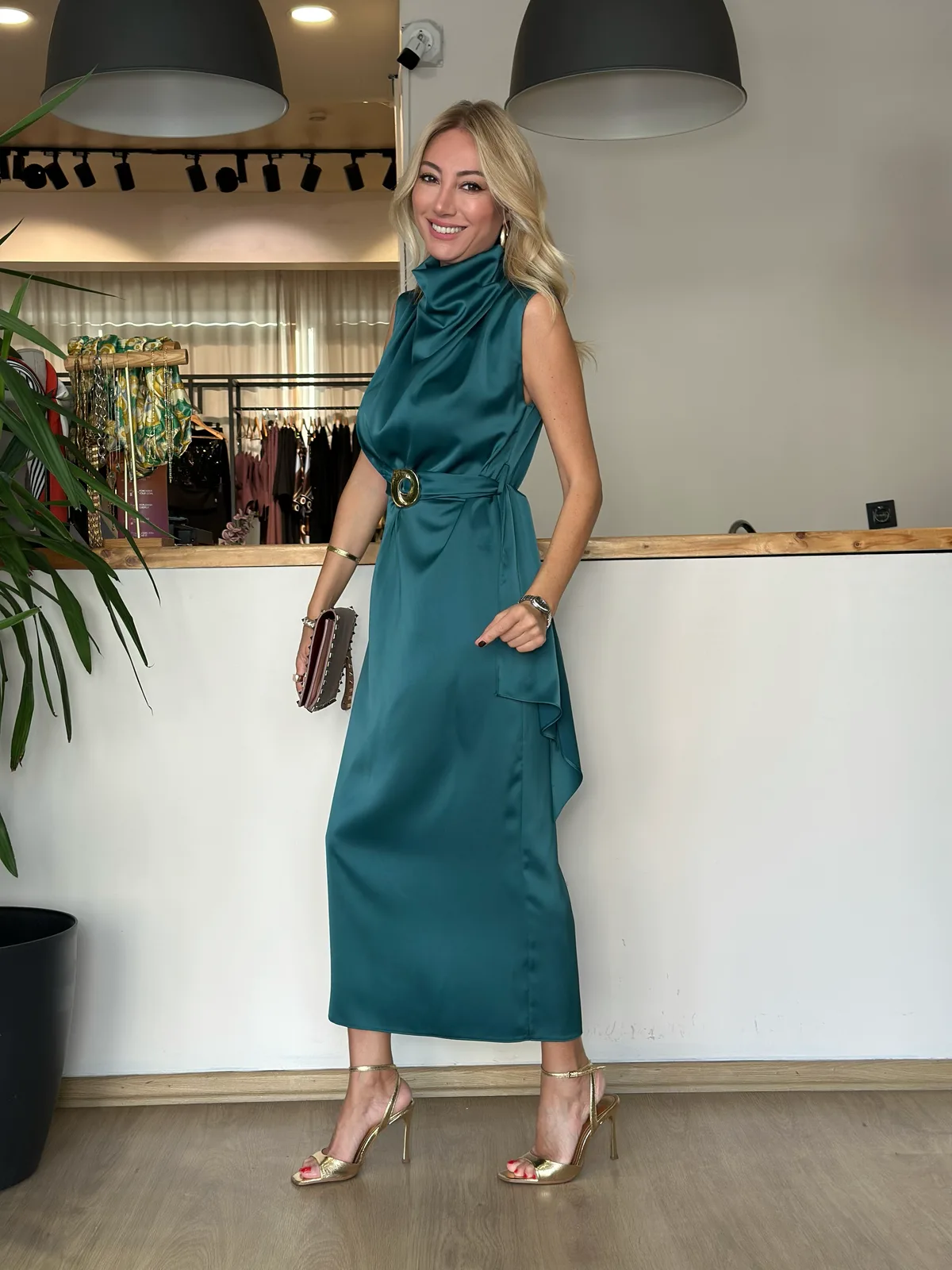 Saten Tasarım Yeşil Elbise Askı00384 - ₺5.589,99 | ASKI BOUTIQUE Balat Saten Tasarım Yeşil Elbise Askı00384 Elbise - Detay Görseli 3 | ASKI BOUTIQUE Balat