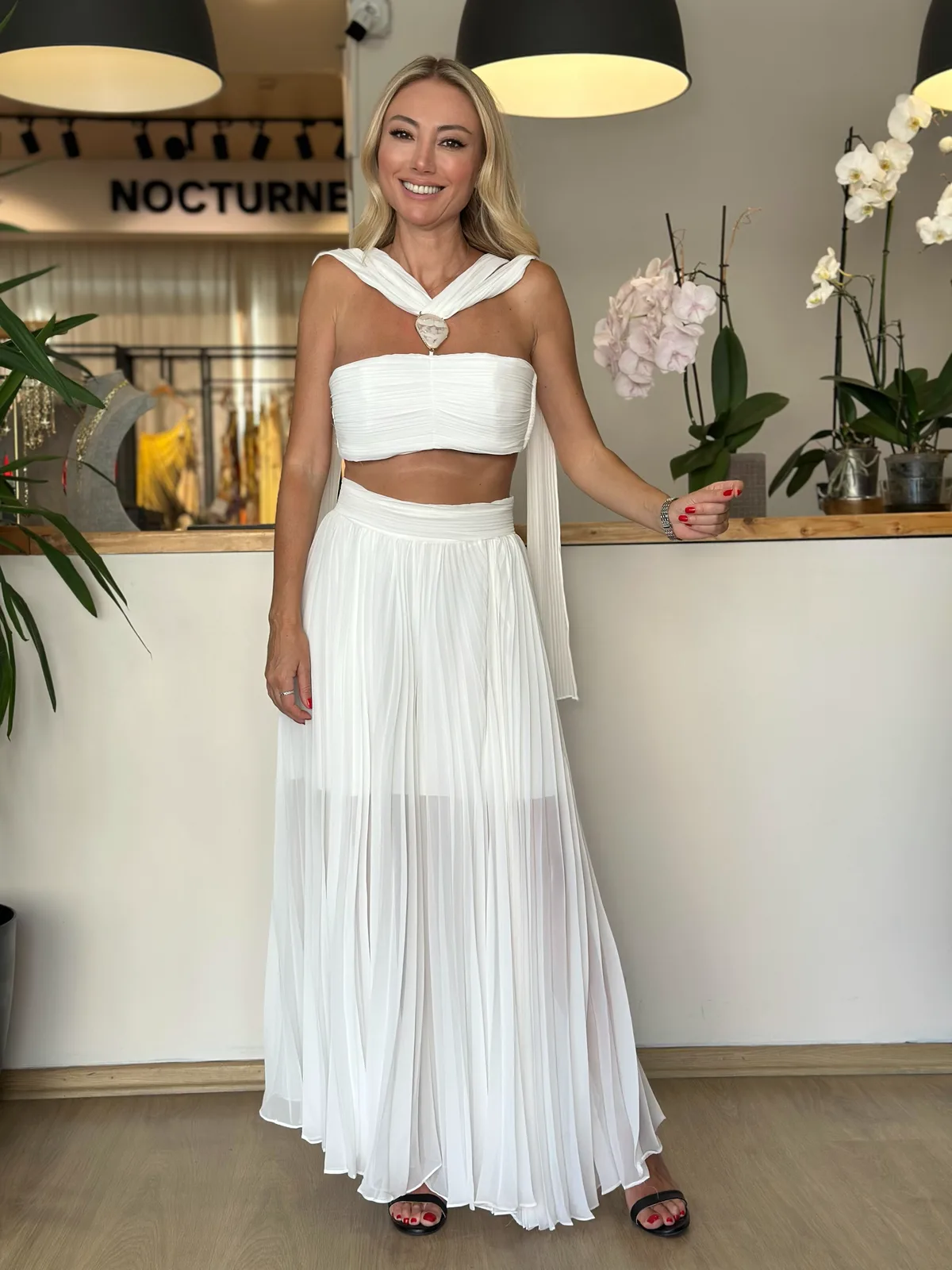 Şifon Beyaz Pantolon Etek Takım Askı00269 - ₺1.599,99 | ASKI BOUTIQUE Balat Şifon Beyaz Pantolon Etek Takım Askı00269 Takım (Özel Butik Kumaş) - Butik Modeli | ASKI BOUTIQUE Balat