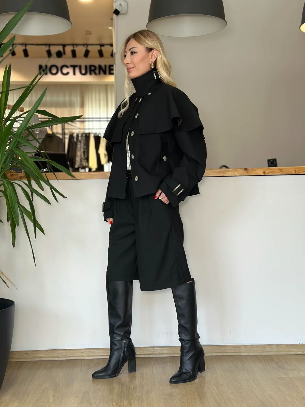 Siyah Bermuda Şort Askı0015 - ₺1.102,49 | ASKI BOUTIQUE Balat Siyah Bermuda Şort Askı0015 Şort | ASKI BOUTIQUE Balat