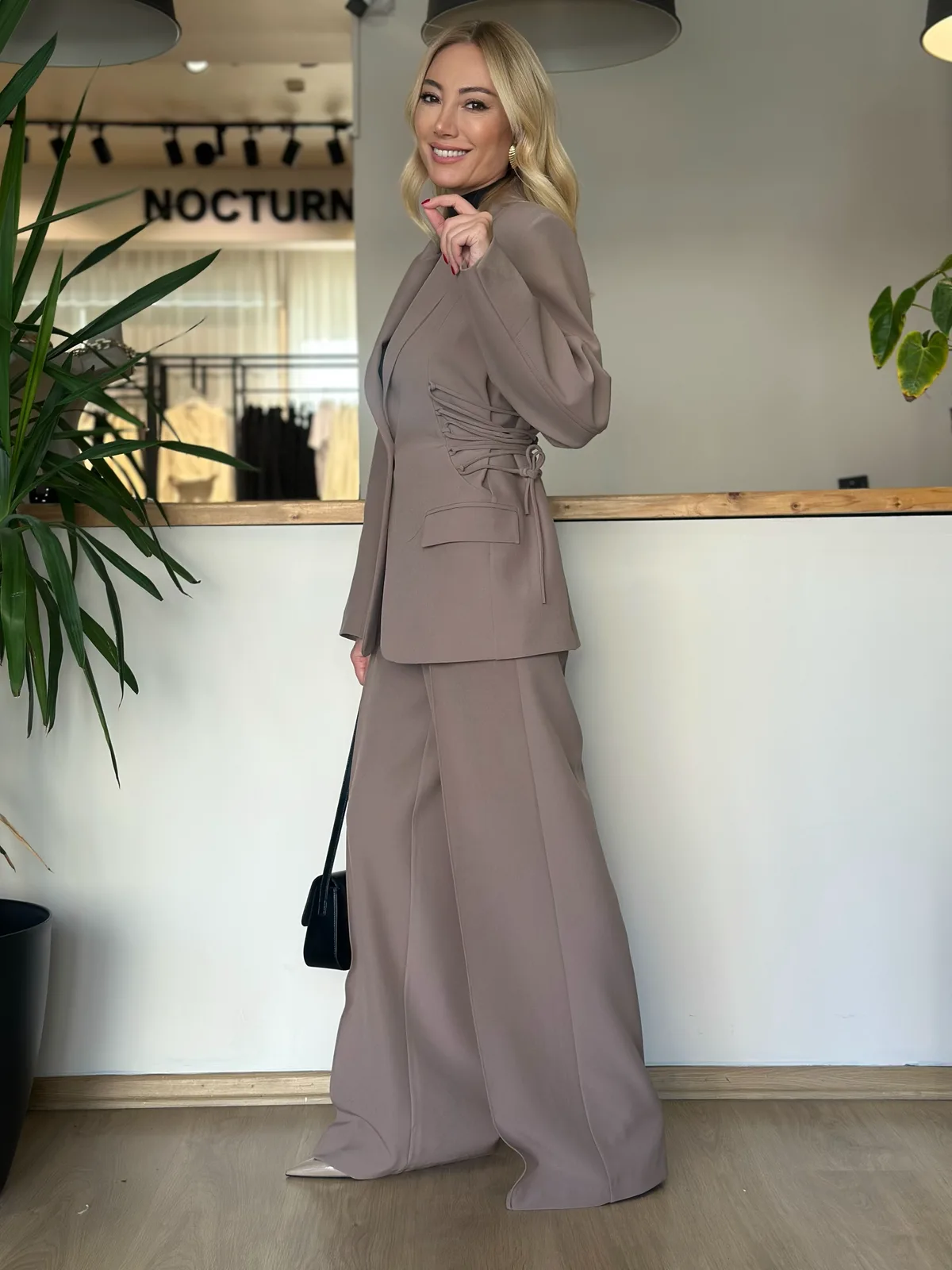 Vizon Yandan Bağlamalı Ceket Askı00180 - ₺3.359,99 | ASKI BOUTIQUE Balat Vizon Yandan Bağlamalı Ceket Askı00180 Ceket - Detay Görseli 3 | ASKI BOUTIQUE Balat